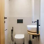 Dağ evi Charm - Private Mountain Retreat With Sauna, Jacuzzi & Kids Playroom *