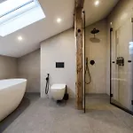 Charm - Private Mountain Retreat With Sauna, Jacuzzi & Kids Playroom Dağ evi