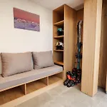 Charm - Private Mountain Retreat With Sauna, Jacuzzi & Kids Playroom Dağ evi Bansko