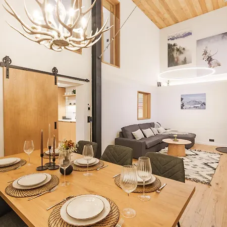 Charm - Private Mountain Retreat With Sauna, Jacuzzi & Kids Playroom