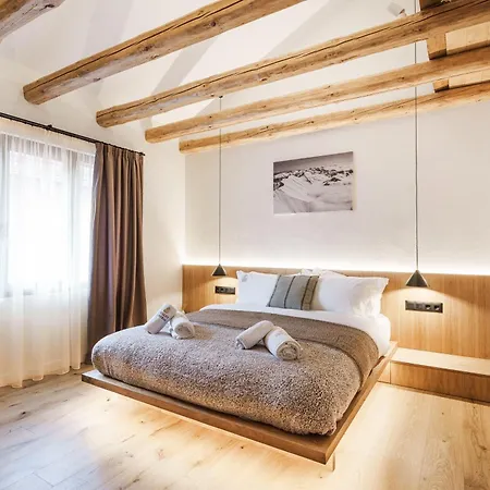 Charm - Private Mountain Retreat With Sauna, Jacuzzi & Kids Playroom Шале *