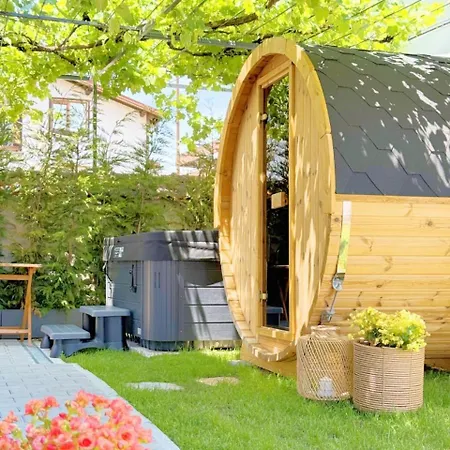 Charm - Private Mountain Retreat With Sauna, Jacuzzi & Kids Playroom Шале