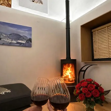 Charm - Private Mountain Retreat With Sauna, Jacuzzi & Kids Playroom Шале